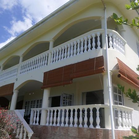 Вілла Tropical Garden Self Catering Вікторія Екстер'єр фото