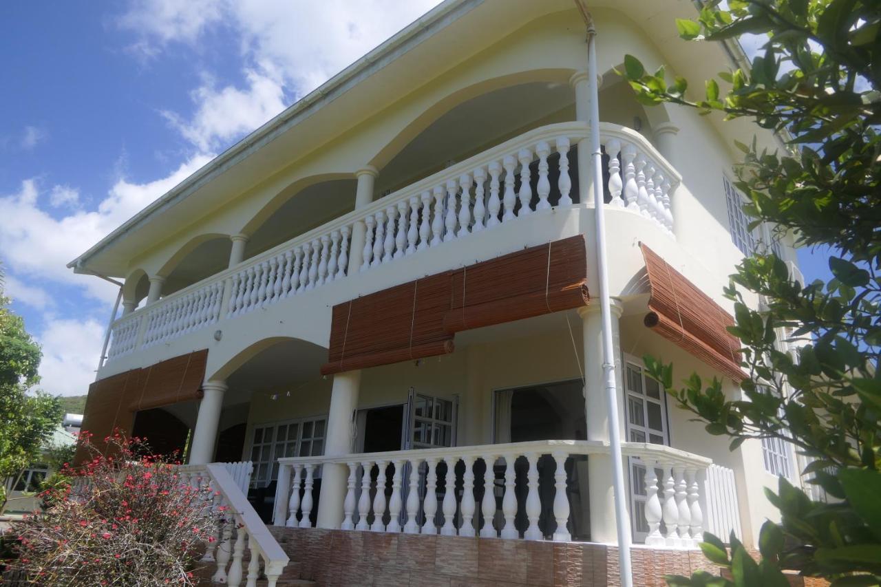 Вілла Tropical Garden Self Catering Вікторія Екстер'єр фото