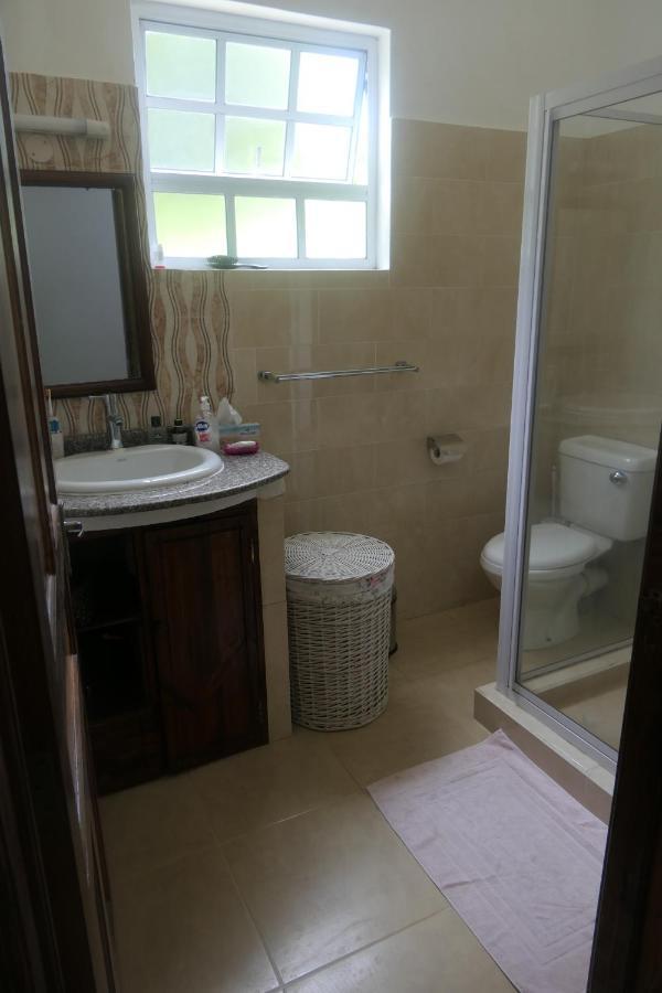 Вілла Tropical Garden Self Catering Вікторія Екстер'єр фото