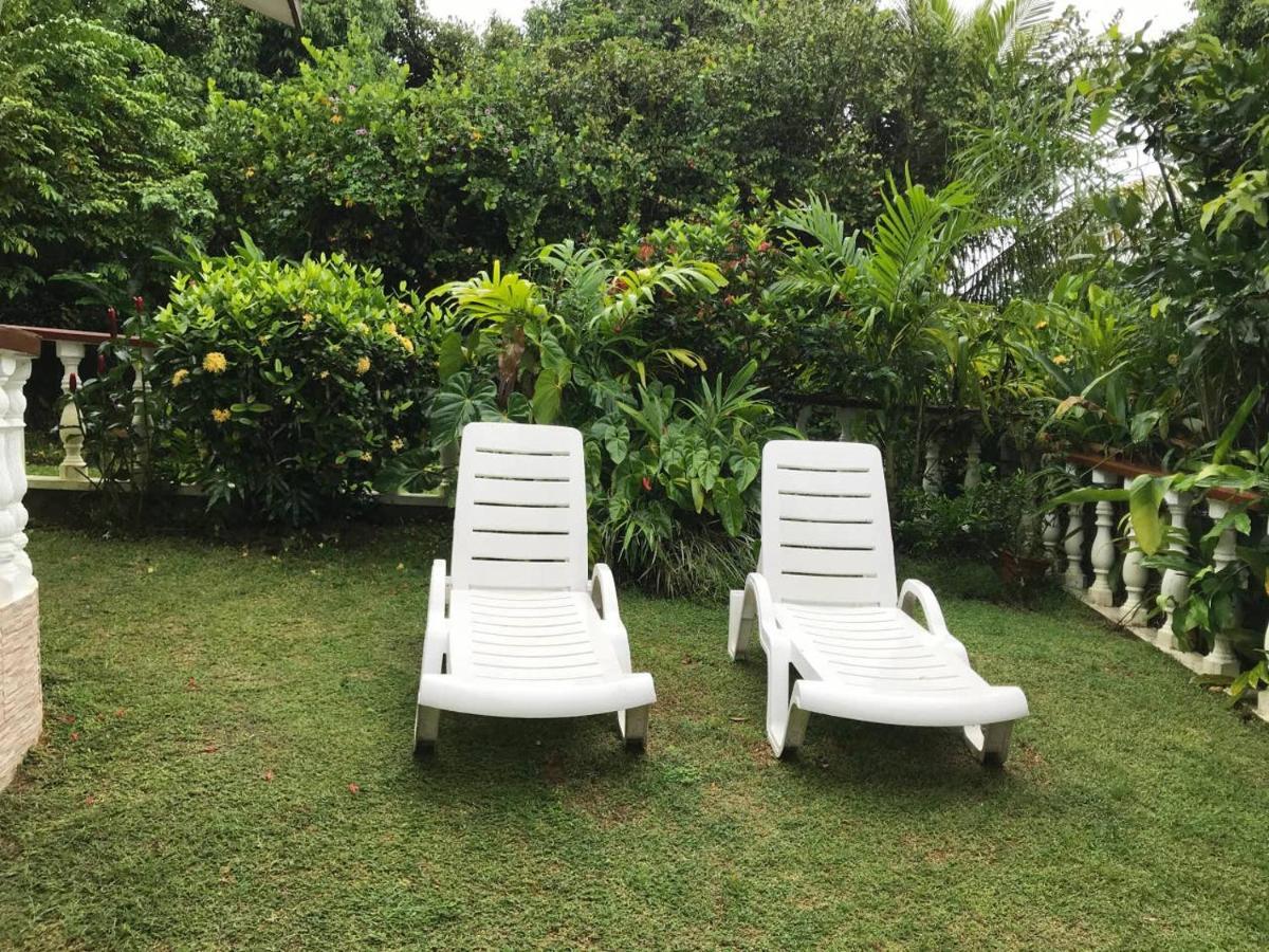 Вілла Tropical Garden Self Catering Вікторія Екстер'єр фото