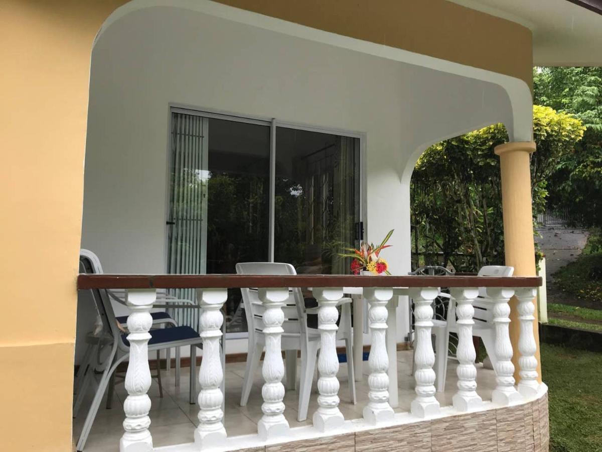 Вілла Tropical Garden Self Catering Вікторія Екстер'єр фото